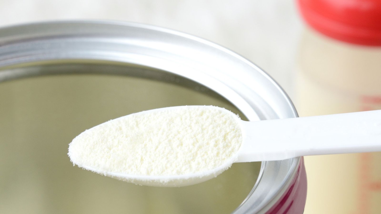 Powdered Prosperity: Strategic Leadership and Competitive Dynamics in the Global Milk Powder Market